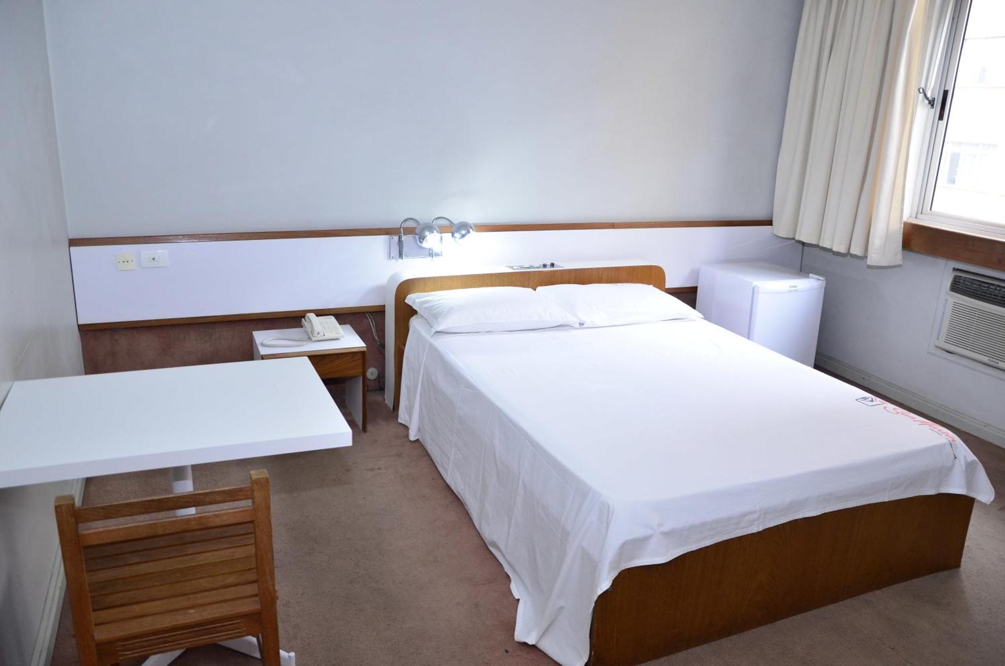 Rede Andrade San Martin Hotell Curitiba Rum bild